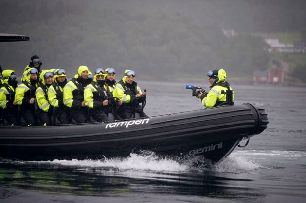 Johann Wadephul (CDU), Bundesaussenminister, faehrt zusammen mit dem norwegischen Aussenminister Espen Barth Eide mit einem Schnellboot von Saltbrygga nach Bodo durch den Saltfjorden. Saltbrygga, 14.07.2026. Fotografiert im Auftrag des Auswaertigen Amtes Saltbrygga Norwegen *** Johann Wadephul (CDU), Federal Minister of Foreign Affairs, travels by speedboat from Saltbrygga to Bodo through the Saltfjorden with Norwegian Foreign Minister Espen Barth Eide. Saltbrygga, July 14, 2026 Photographed on behalf of the Federal Foreign Office Saltbrygga, Norway Copyright: xThomasxTrutschel AAx