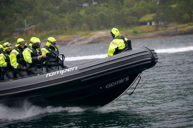 Johann Wadephul (CDU), Bundesaussenminister, faehrt zusammen mit dem norwegischen Aussenminister Espen Barth Eide mit einem Schnellboot von Saltbrygga nach Bodo durch den Saltfjorden. Saltbrygga, 14.07.2026. Fotografiert im Auftrag des Auswaertigen Amtes Saltbrygga Norwegen *** Johann Wadephul (CDU), Federal Minister of Foreign Affairs, travels by speedboat from Saltbrygga to Bodo through the Saltfjorden with Norwegian Foreign Minister Espen Barth Eide. Saltbrygga, July 14, 2026 Photographed on behalf of the Federal Foreign Office Saltbrygga, Norway Copyright: xThomasxTrutschel AAx