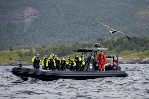 Johann Wadephul (CDU), Bundesaussenminister, faehrt zusammen mit dem norwegischen Aussenminister Espen Barth Eide mit einem Schnellboot von Saltbrygga nach Bodo durch den Saltfjorden. Saltbrygga, 14.07.2026. Fotografiert im Auftrag des Auswaertigen Amtes Saltbrygga Norwegen *** Johann Wadephul (CDU), Federal Minister of Foreign Affairs, travels by speedboat from Saltbrygga to Bodo through the Saltfjorden with Norwegian Foreign Minister Espen Barth Eide. Saltbrygga, July 14, 2026 Photographed on behalf of the Federal Foreign Office Saltbrygga, Norway Copyright: xThomasxTrutschel AAx