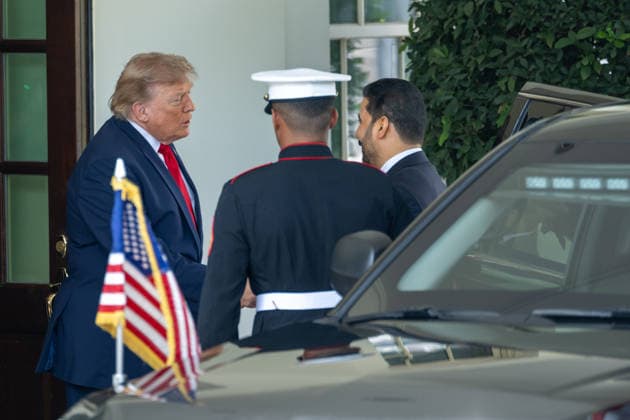July 14, 2026, Washington, District Of Columbia, United States: U.S. President DONALD TRUMP welcomes Iraqi Prime Minister MOHAMMED SHIA AL SUDANI to the White House ahead of a bilateral meeting between the two leaders. Washington United States  - ZUMAk206 20260714_znp_k206_004 Copyright: xMattxKaminskyx