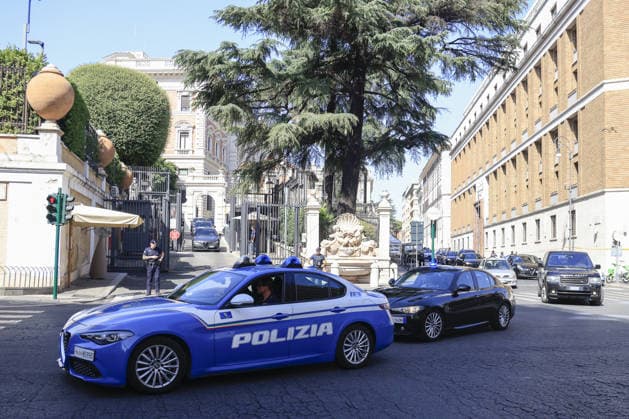 Talks between Israeli and Lebanon officials in Rome ROME, ITALY - JULY 14: A motorcade leaves the U.S. Embassy, where Lebanon and Israel held the sixth round of their negotiations in Rome, Italy, on July 14, 2026. Beirut is seeking progress towards securing an Israeli withdrawal from southern Lebanon under a U.S.-brokered deal. Riccardo De Luca Anadolu Rome Italy. Editorial use only. Please get in touch for any other usage.  Copyright: x2026xAnadoluxRiccardoxDexLucax