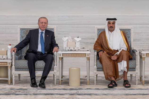 Qatar emir receives condolences at Lusail Palace Qatar s Emir Sheikh Tamim bin Hamad Al Thani receives delegations offering condolences following the death of former Emir Sheikh Hamad bin Khalifa Al Thani at Lusail Palace in Doha, Qatar, on July 14, 2026. The delegations included heads of state, official representatives, and senior officials paying their respects. Photo by Emiri Diwan Office apaimages Doha Doha Qatar 140726_Qatar_QPO_00(9) Copyright: xapaimagesxEmirixDiwanxOfficex xapaimagesx