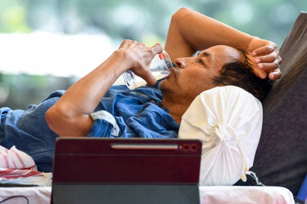 Environmentalist Sonam Wangchuk Enters the 17th Day of Indefinite Hunger Strike New Delhi, Jul 14 (ANI): Environmentalist Sonam Wangchuk on the 17th day of his indefinite hunger strike in support of the Cockroach Janata Party (CJP) campaign, seeking the resignation of Union Education Minister Dharmendra Pradhan over alleged examination irregularities and NEET paper leak, at Jantar Mantar, in New Delhi on Tuesday. New Delhi Delhi India Copyright: xANIx ANI_20260714442