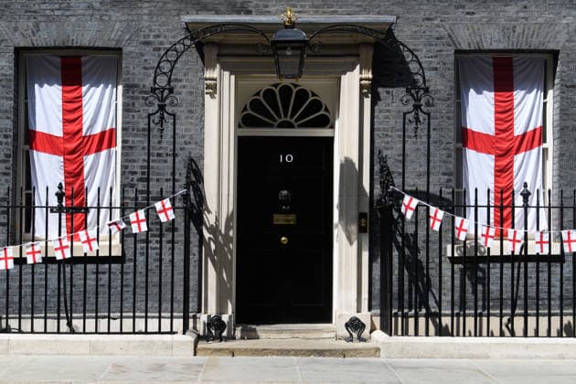 England Flags at Downing Street, London, UK -Tuesday 14 July A general view of England flags and bunting on the windows at Downing Street, London, England, UK on Tuesday 14 July, 2026 ahead of The England team s semi final match against Argentina at the World Cup., Credit:Justin Ng Avalon UK, England, London, Downing Street  Copyright: xJustinxNgx xAvalonx 1116512676