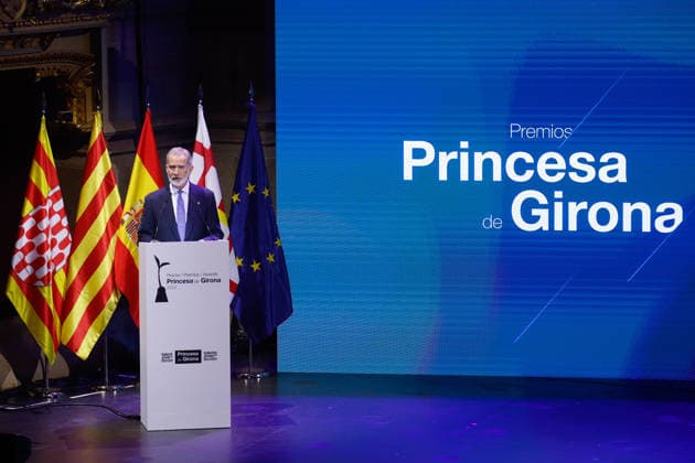 2026 Princess of Girona Awards Ceremony Presided Over by the Royal Family at the Gran Teatro del Liceu in Barcelona King Felipe VI, during the solemn 2026 Princess of Girona Awards ceremony, on July 14, 2026, in Barcelona, Catalonia, Spain. The iconic Gran Teatro del Liceu hosts this prominent institutional event presided over by Their Majesties the King and Queen, Princess Leonor, and Infanta Sofía, with the aim of recognizing the talent, innovation, and social commitment of the young award recipients. JULY 14, 2026 Kike Rincó Barcelona, Catalonia Barcelona, Catalonia Spain  Copyright: xKikexRinconx 7664572