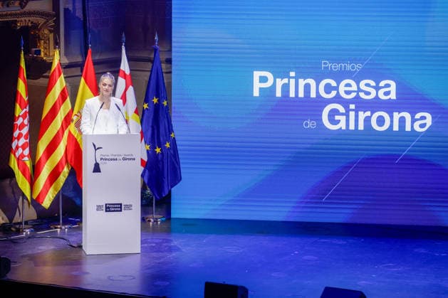 2026 Princess of Girona Awards Ceremony Presided Over by the Royal Family at the Gran Teatro del Liceu in Barcelona Princess Leonor speaks during the solemn 2026 Princess of Girona Awards Ceremony, on July 14, 2026, in Barcelona, Catalonia, Spain. The iconic Gran Teatro del Liceu hosts this prominent institutional event presided over by Their Majesties the King and Queen, Princess Leonor, and Infanta Sofía, with the aim of recognizing the talent, innovation, and social commitment of the young award recipients. JULY 14, 2026 Kike Rincó Barcelona Catalonia Barcelona Catalonia Spain  Copyright: xKikexRinconx 7664693