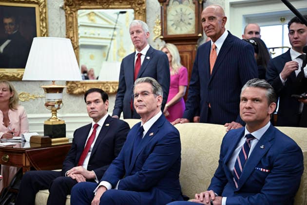 July 14, 2026, Washington, District Of Columbia, USA: United States Secretary of State Marco Rubio (L), US Secretary of the Treasury Scott Bessent (C) US Secretary of War Pete Hegseth (R) and US Secretary of Energy Chris Wright, Standing top left, listen to President Donald Trump speak with Iraqi Prime Minister Ali al-Zaidi during their meeting in the Oval Office of the White House in Washington, DC, USA, 14 July 2026. This is Ali al-Zaidi™s first foreign trip since he took office in May 2026 Washington USA  - ZUMAs152 20260714_faa_s152_002 Copyright: xGraemexSloanx-xPoolxviaxCNPx