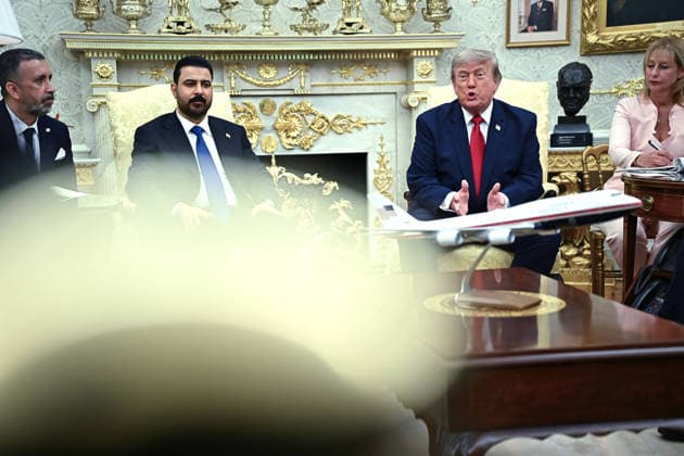 July 14, 2026, Washington, District Of Columbia, USA: US President Donald Trump (C-R) speaks with Iraqi Prime Minister Ali al-Zaidi (C-L) during their meeting in the Oval Office of the White House in Washington, DC, USA, 14 July 2026. This is Ali al-Zaidi™s first foreign trip since he took office in May 2026 Washington USA - ZUMAs152 20260714_faa_s152_004 Copyright: xGraemexSloanx-xPoolxviaxCNPx