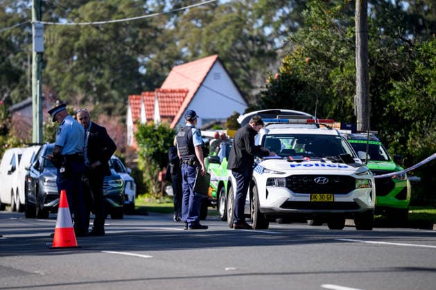 SHOOTING CARLINGFORD, NSW detectives and police at the scene of a fatal shooting in the suburb of Carlingford in Sydney, Wednesday, July 15, 2026. A has man died following a public place shooting in North Rocks Road, Carlingford in Sydney™s north west this morning. ( NO ARCHIVING Sydney New South Wales Australia  Copyright: xBiancaxDexMarchix 20260715127077956642