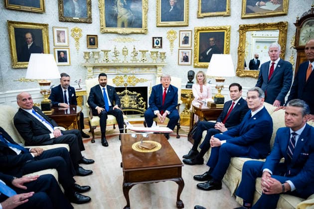 Iraqi Prime Minister Ali al-Zaidi (L), United States President Donald J Trump(2L), US Secretary of State Marco Rubio (4R), US Secretary of the Treasury Scott Bessent (3R), US Secretary of Energy Chris Wright (2R), and US Secretary of War Pete Hegseth (R) during a meeting in the Oval Office of the White House in Washington, DC, USA, 14 July 2026. This is Ali al-Zaidi’s first foreign trip since he took office in May 2026. Copyright: xGraemexSloanx xPoolxviaxCNPx MediaPunchx