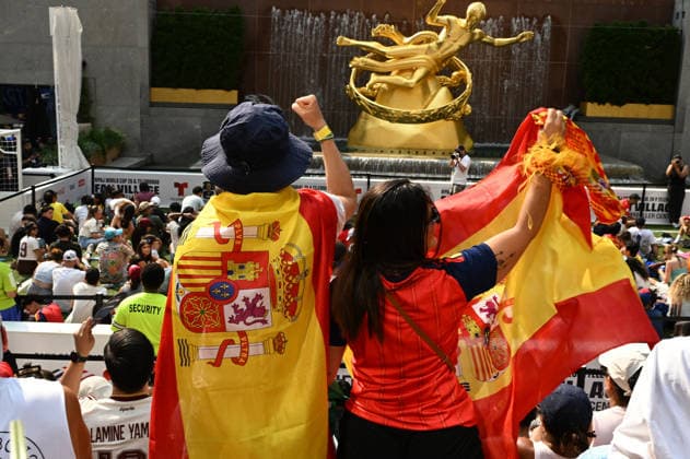 July 14, 2026, New York, New York, USA: July 14, 2026 - New York, NY, USA - New Yorkers and tourists supporting Spain and France in the semi-final match of the World Cup gather in Rockefeller Center for a watch party. Despite the high heat and sun the area was packed. The promising run to the final for France and Mbappe ends with SpainÃ¢â‚¬â ¢s win 2-0. The fans were on the pitch and in the Channel Gardens. (Andrea RENAULT Zuma Press) New York USA  - ZUMAg115 20260714_faf_g115_001 Copyright: xAndreaxRenaultx