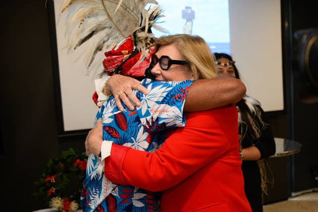 RAPA NUI ANCESTORS RETURN, Rapa Nui delegation representative Johnny Tuky Huke embraces Kim McKay, Director & CEO, Australian Museum during a ceremony to formally return 17 Rapa Nui ancestors and a sample of human hair to Te Mau Hatu o Rapa Nui (Easter Island) representatives at the Australian Museum, in Sydney, Wednesday, July 15, 2026. ( NO ARCHIVING SYDNEY NEW SOUTH WALES AUSTRALIA  Copyright: xDANxHIMBRECHTSx 20260715111771971627