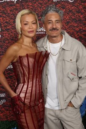 LOS ANGELES, CALIFORNIA - JULY 14: Rita Ora and Taika Waititi at the premiere of The Disney Channel s Descendants: Wicked Wonderland at Academy Museum of Motion Pictures on July 14, 2026 in Los Angeles, California. Credit: USA - ZUMAa123 20260714_zaa_a123_199 Copyright: xAdMediax