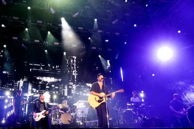 OneRepublic live auf dem Musikfestival Moon&Stars 2026 auf der Piazza Grande. Locarno, 14.07.2026 *** OneRepublic live at the Moon Stars 2026 music festival on Piazza Grande in Locarno, July 14, 2026 Foto:xA.xRaemyx xFuturexImagex onerepublic_6702