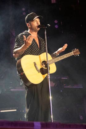 Ryan Tedder von OneRepublic live auf dem Musikfestival Moon&Stars 2026 auf der Piazza Grande. Locarno, 14.07.2026 *** Ryan Tedder of OneRepublic performing live at the Moon Stars 2026 music festival on Piazza Grande in Locarno, July 14, 2026 Foto:xA.xRaemyx xFuturexImagex onerepublic_6704