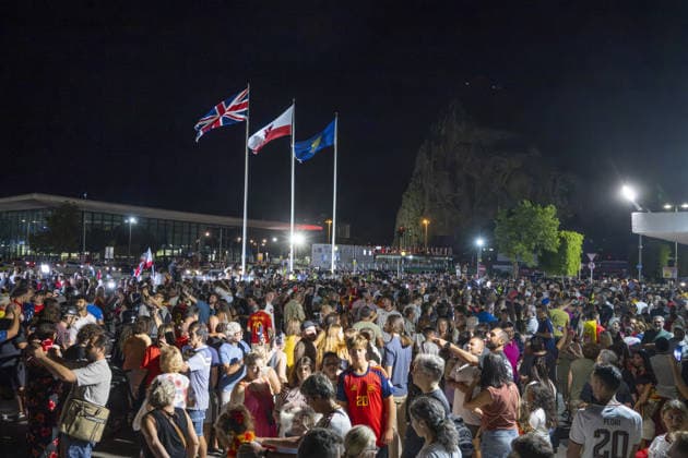 Removal of the border between Gibraltar and Spain GIBRALTAR - JULY 15: Spaniards and Gibraltarians gather at the entrance to Gibraltar to celebrate the disappearance of the border between Gibraltar and Spain, in Gibraltar on July 15, 2026. Marcos Moreno Anadolu Gibraltar Gibraltar. Editorial use only. Please get in touch for any other usage.  Copyright: x2026xAnadoluxMarcosxMorenox
