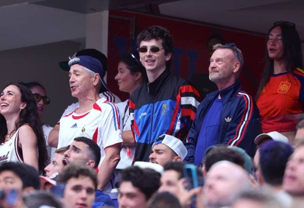 2026 World Cup - Timothee Chalamet At France v Spain Timothee Chalamet with his father Marc Chalamet attend the semi-final France vs Spain during FIFA World Cup 2026 in Dallas, TX on July 14, 2026. Photo by Charles Guerin ABACAPRESS.COM Dallas TX United States  Copyright: xGuerinxCharles ABACAx