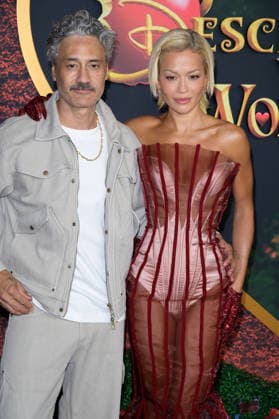 Descendants Wicked Wonderland Premiere - Los Angeles, USA LOS ANGELES, USA. July 14, 2026: Rita Ora & Taika Waititi at the premiere for Disney s Descendants: Wicked Wonderland at the Academy Museum. Los Angeles CA USA  Copyright: xPaulxSmith Featureflashx