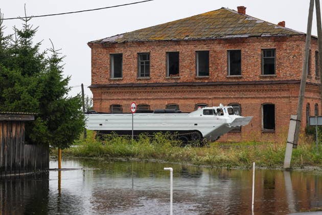 RUSSIA, SVERDLOVSK REGION - JULY 15, 2026: An all-terrain vehicle travels over the flood-hit village of Kilachevskoye, southwest of Irbit Russia  - ZUMAt113 20260715_zaa_t113_012 Copyright: xDonatxSorokinx