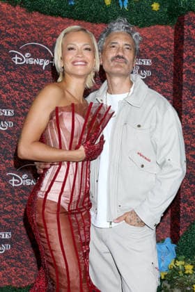 July 15, 2026, Los Angeles, Ca, USA: LOS ANGELES - JUL 14: Rita Ora, Taika Waititi at the Descendants Wicked Wonderland Premiere at the Academy Museum of Motion Pictures on July 14, 2026 in Los Angeles, CA Los Angeles USA - ZUMAnc22 20260715_zaa_nc22_068 Copyright: xKathyxHutchinsx
