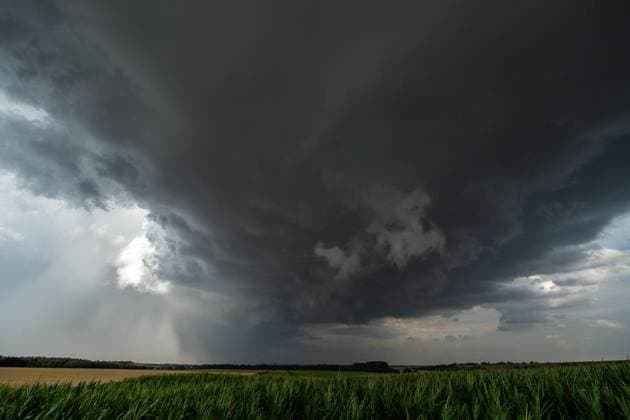 UNWETTER ÜBER THÜRINGEN ** NUR FÜR REDAKTIONELLE ZWECKE ** EDITORIAL USE ONLY **<p>14 07 2026-Oppershausen: Eine Superzelle zieht am Abend in Thüringen von Mühlhausen in Richtung Gotha, wie hier bei Oppershausen (Unstrut-Hainich-Kreis) fotografiert. ( Deutschland Thueringen Oppershausen Copyright: SaschaxFromm *** SEVERE WEATHER OVER THURINGIA ** FOR EDITORIAL USE ONLY ** EDITORIAL USE ONLY ** July 14, 2026, Oppershausen: A supercell moves across Thuringia in the evening from Mühlhausen toward Gotha, as photographed here near Oppershausen in the Unstrut-Hainich district, Germany, Thuringia, Oppershausen. Copyright SaschaxFromm Copyright: SaschaxFromm doc86q4zfcibmxo7ad4tfz ,EDITORIAL USE ONLY