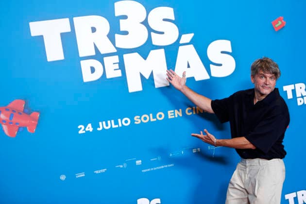 July 15, 2026, Madrid, Madrid, Spain: Actor SALVA REINA poses for the media during the photocall presenting the new family comedy Tres de mas at the Urso Hotel. The film follows the story of Julia and Ernesto, a successful couple enjoying a child-free life until they suddenly wake up with three kids calling them mom and dad, forcing them to learn parenthood overnight while discovering the origin of the children. Madrid Spain  - ZUMAo127 20260715_zep_o127_043 Copyright: xHugoxOrtunox
