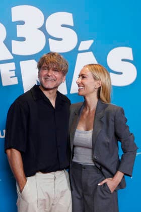 July 15, 2026, Madrid, Madrid, Spain: Actors and real-life couple SALVA REINA (L) and KIRA MIRO (R) pose for the media during the photocall presenting the new family comedy Tres de mas at the Urso Hotel. The film follows the story of Julia and Ernesto, a successful couple enjoying a child-free life until they suddenly wake up with three kids calling them mom and dad, forcing them to learn parenthood overnight while discovering the origin of the children. Madrid Spain  - ZUMAo127 20260715_zep_o127_027 Copyright: xHugoxOrtunox