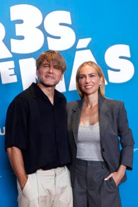 July 15, 2026, Madrid, Madrid, Spain: Actors and real-life couple SALVA REINA (L) and KIRA MIRO (R) pose for the media during the photocall presenting the new family comedy Tres de mas at the Urso Hotel. The film follows the story of Julia and Ernesto, a successful couple enjoying a child-free life until they suddenly wake up with three kids calling them mom and dad, forcing them to learn parenthood overnight while discovering the origin of the children. Madrid Spain - ZUMAo127 20260715_zep_o127_021 Copyright: xHugoxOrtunox