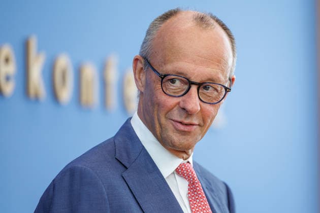 Regierungspressekonferenz zu den aktuellen Themen der Innen- und Außenpolitik mit Bundeskanzler Friedrich Merz Regierungspressekonferenz zu den aktuellen Themen der Innen- und Außenpolitik mit Bundeskanzler Friedrich Merz im Haus der Bundespressekonferenz am 15.07.2026 in Berlin. Berlin Berlin Deutschland Haus der Bundespressekonferenz *** Government press conference on current domestic and foreign policy issues with Chancellor Friedrich Merz Government press conference on current domestic and foreign policy issues with Chancellor Friedrich Merz at the Federal Press Conference Center on July 15, 2026, in Berlin, Berlin, Germany, Federal Press Conference Center