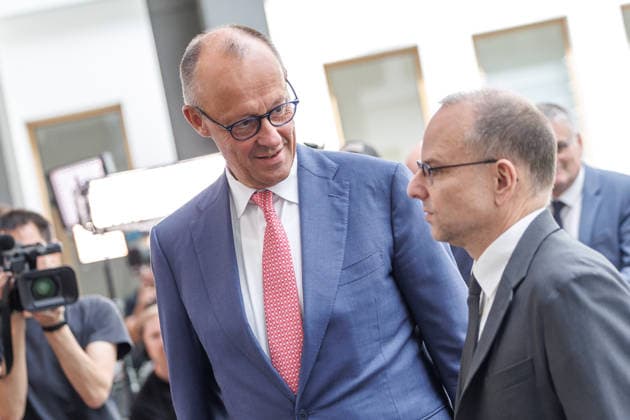 Regierungspressekonferenz zu den aktuellen Themen der Innen- und Außenpolitik mit Bundeskanzler Friedrich Merz Regierungspressekonferenz zu den aktuellen Themen der Innen- und Außenpolitik mit Bundeskanzler Friedrich Merz im Haus der Bundespressekonferenz am 15.07.2026 in Berlin. Berlin Berlin Deutschland Haus der Bundespressekonferenz *** Government press conference on current domestic and foreign policy issues with Chancellor Friedrich Merz Government press conference on current domestic and foreign policy issues with Chancellor Friedrich Merz at the Federal Press Conference Center on July 15, 2026, in Berlin, Berlin, Berlin, Germany, Federal Press Conference Center