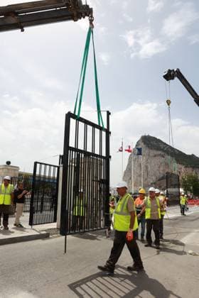 Pedro Sánchez attends the demolition of the Gibraltar Fence demolition of the Gibraltar Fence July 15, 2026, in La Línea de la Concepción, Cádiz, Andalusia, Spain The fence separating Gibraltar from Spain has been, for more than a century, the symbol of the division between the British colony and the surrounding Campo de Gibraltar region, even serving as a literal barrier during the Franco era, but as of this Wednesday, it has become a thing of the past by virtue of the agreement reached between the United Kingdom and the European Union to facilitate the Rock’s relationship with the bloc following Brexit. JULY 15, 2026 Rocí La Línea de la Concepción, Cádiz La Línea de la Concepción, Cádiz Spain  Copyright: xRocioxRuzx 7665978