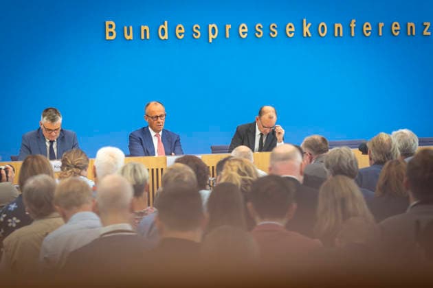 Friedrich Merz (CDU), Bundeskanzler, aufgenommen im Rahmen der Sommerpressekonferenz in der BPK in Berlin, 15.07.2026. Berlin Deutschland *** Friedrich Merz (CDU), Federal Chancellor, photographed during the summer press conference at the BPK in Berlin, July 15, 2026, Berlin, Germany Copyright: xFlorianxGaertnerx