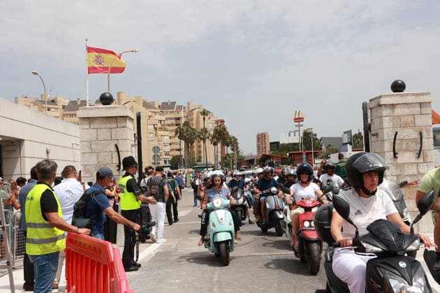 Pedro Sánchez Attends the Demolition Ceremony of the Gibraltar Fence Residents of La Línea Cross into Gibraltar Without Stopping at a Checkpoint on the First Day Without the Fence July 15, 2026, in La Línea de la Concepción, Cádiz, Andalusia, Spain The fence separating Gibraltar from Spain has been, for more than a century, the symbol of the division between the British colony and the surrounding Campo de Gibraltar region, even serving as a literal barrier during the Franco era, but as of this Wednesday, it has become a thing of the past by virtue of the agreement reached between the United Kingdom and the European Union to facilitate the Rock’s relationship with the bloc following Brexit. July 15, 2026 Rocí La Línea de la Concepción, Cádi  Copyright: xRocioxRuzx 7666168