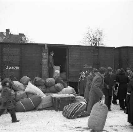 First transport of German citizens to American occupation zone in Germany after World War II, Marienbad (Marianske Lazne), Czechoslovakia, January 25, 1946. (CTK Photo)x(CTKxPhoto ) CTKPhotoF202604270003601  CTKPhotoF202604270003601