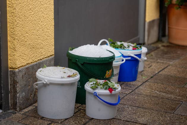 Themenbilder: Hagel in Reutlingen, 15.07.2026, Themenbilder: Hagel in Reutlingen, 15.07.2026, Hagel, Aufraemen *** Featured Photos: Hail in Reutlingen, July 15, 2026, Featured Photos: Hail in Reutlingen, July 15, 2026, Hail, Cleanup Copyright: xDROFITSCH EIBNERx EP_ddh