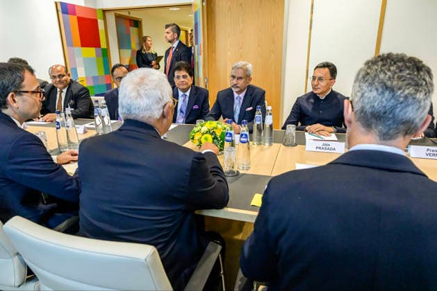 RECORD DATE NOT STATED Successful conclusion of the India-EU Free Trade Agreement Brussels Belgium , Jul 15 (ANI): Union Commerce and Industry Minister Piyush Goyal, along with External Affairs Minister S. Jaishankar, European Council President Antonio Costa, Minister of State for Electronics and Information and Technology Jitin Prasada, and Principal Scientific Adviser Ajay Kumar Sood, during the meeting of the India-EU Free Trade Agreement (FTA), in Brussels on Tuesday. (@DrSJaishankar X ANI Photo) Brussels Belgium Copyright: xANIx ANI_20260715044