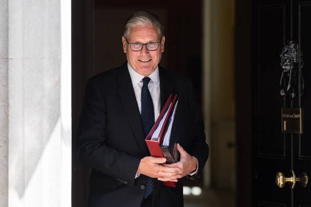 July 15, 2026, London, England, United Kingdom: British Prime Minister Sir KEIR STARMER departs 10 Downing Street for the House of Commons to attend the Prime Minister s Questions London United Kingdom - ZUMAs371 20260715_zip_s371_013 Copyright: xWiktorxSzymanowiczx