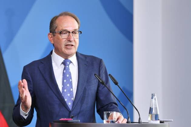 Berlin, Deutschland, 15.07.2026: Inneministerium: Statement mit dem österreichischen Innenminister: Bundesminister des Innern Alexander Dobrindt (CSU) *** Berlin, Germany, July 15, 2026 Statement by the Ministry of the Interior with Austrian Interior Minister Alexander Dobrindt, Federal Minister of the Interior (CSU) Copyright: xdtsxNachrichtenagenturx dts_127830