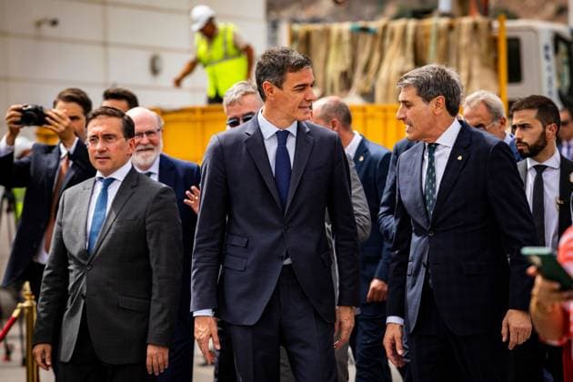 July 15, 2026, La LoÂ­Nea De La ConcepcioÂ³N, Spain: LA LoÂNEA DE LA CONCEPCIoN, Spain Ã¢â‚¬ July 15, 2026: Spanish Prime Minister Pedro SoÂ¡nchez, Spanish Foreign Minister Joso Manuel Albares and Gibraltar Chief Minister Fabian Picardo attend a ceremony marking the demolition of the border fence between Spain and Gibraltar in La LoÂ­nea de la ConcepcioÂ³n on July 15, 2026. The event follows the implementation of an agreement eliminating passport controls between Gibraltar and Spain. JNA Press La LoÂ­Nea De La ConcepcioÂ³N Spain - ZUMAq101 20260715_zna_q101_076 Copyright: xSamuelxVegax