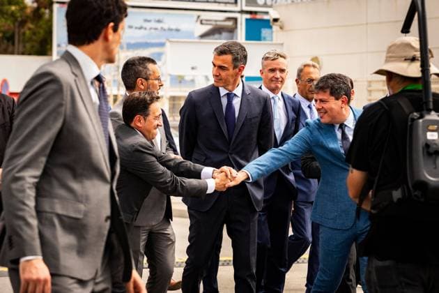 July 15, 2026, La LoÂ­Nea De La ConcepcioÂ³N, Spain: LA LoÂNEA DE LA CONCEPCIoN, Spain Ã¢â‚¬ July 15, 2026: Spanish Prime Minister Pedro SoÂ¡nchez, Spanish Foreign Minister Joso Manuel Albares and Gibraltar Chief Minister Fabian Picardo attend a ceremony marking the demolition of the border fence between Spain and Gibraltar in La LoÂ­nea de la ConcepcioÂ³n on July 15, 2026. The event follows the implementation of an agreement eliminating passport controls between Gibraltar and Spain. JNA Press La LoÂ­Nea De La ConcepcioÂ³N Spain - ZUMAq101 20260715_zna_q101_081 Copyright: xSamuelxVegax