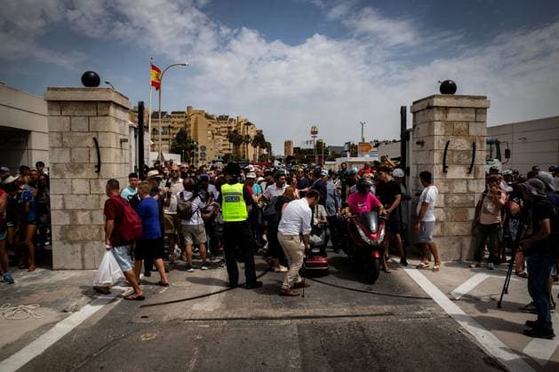 July 15, 2026, La LoÂ­Nea De La ConcepcioÂ³N, Spain: LA LoÂNEA DE LA CONCEPCIoN, Spain Ã¢â‚¬ July 15, 2026: Spanish Prime Minister Pedro SoÂ¡nchez, Spanish Foreign Minister Joso Manuel Albares and Gibraltar Chief Minister Fabian Picardo attend a ceremony marking the demolition of the border fence between Spain and Gibraltar in La LoÂ­nea de la ConcepcioÂ³n on July 15, 2026. The event follows the implementation of an agreement eliminating passport controls between Gibraltar and Spain. JNA Press La LoÂ­Nea De La ConcepcioÂ³N Spain - ZUMAq101 20260715_zna_q101_083 Copyright: xSamuelxVegax