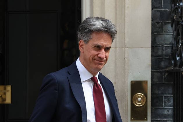 July 15, 2026, London, England, United Kingdom: British Energy Secretary ED MILIBAND departs Downing Street following a Cabinet meeting. London United Kingdom - ZUMAa279 20260715_zsp_a279_042 Copyright: xZeynepxDemirxAslimx