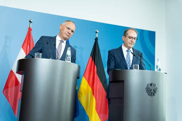 Bundesinnenminister Alexander Dobrindt trifft österreichischen Innenminister Gerhard Karner Berlin, Bundesministerium des Innern, Bundesinnenminister, Alexander Dobrindt, Österreich, Gerhard Karner Berlin Berlin GER *** Federal Minister of the Interior Alexander Dobrindt Meets with Austrian Minister of the Interior Gerhard Karner Berlin, Federal Ministry of the Interior, Federal Minister of the Interior, Alexander Dobrindt, Austria, Gerhard Karner Berlin Berlin GER