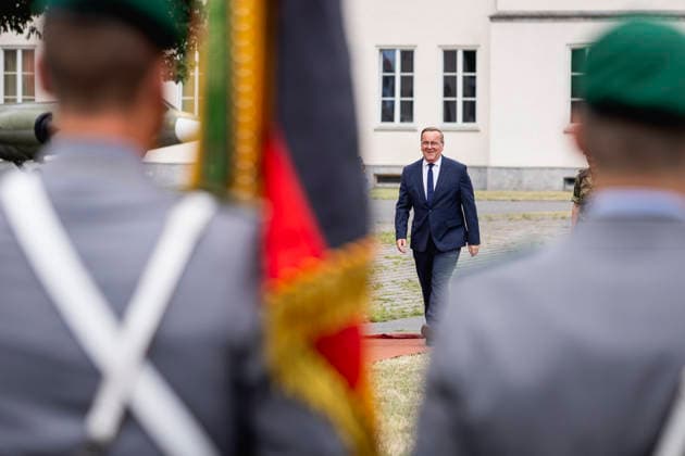 Boris Pistorius (SPD), Bundesminister der Verteidigung, aufgenommen im Rahmen eines Truppenbesuchs beim Wachbataillon in Berlin, 15.07.2026. Berlin Deutschland *** Boris Pistorius (SPD), Federal Minister of Defense, photographed during a visit to the Guard Battalion in Berlin, July 15, 2026, Berlin, Germany Copyright: xJulianexSonntagx
