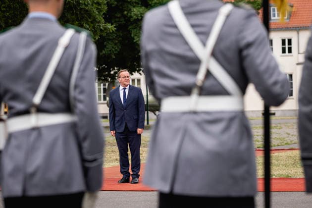 Boris Pistorius (SPD), Bundesminister der Verteidigung, aufgenommen im Rahmen eines Truppenbesuchs in Berlin, 15.07.2026. Berlin Deutschland *** Boris Pistorius (SPD), Federal Minister of Defense, photographed during a visit to troops in Berlin, July 15, 2026, Berlin, Germany Copyright: xJulianexSonntagx