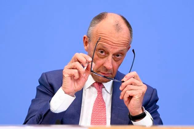News Themen der Woche KW29 News Bilder des Tages ABB BPK- Joachim - Friedrich Martin Josef Merz Bundeskanzler der Bundesrepublik Deutschland Bundesvorsitzender der CDU Politiker spricht ueber Aktuelle Themen der Innen- und Außenpolitik auf der BPK Bundespressekonferenz am 15.07.2026 in Berlin Berlin Deutschland *** ABB BPK Joachim Friedrich Martin Josef Merz, Chancellor of the Federal Republic of Germany and Federal Chairman of the CDU, speaks about current domestic and foreign policy issues at the BPK Federal Press Conference on July 15, 2026, in Berlin, Germany