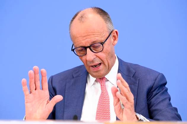 ABB BPK- Joachim - Friedrich Martin Josef Merz Bundeskanzler der Bundesrepublik Deutschland Bundesvorsitzender der CDU Politiker spricht ueber Aktuelle Themen der Innen- und Außenpolitik auf der BPK Bundespressekonferenz am 15.07.2026 in Berlin Berlin Deutschland *** ABB BPK Joachim Friedrich Martin Josef Merz, Chancellor of the Federal Republic of Germany and Federal Chairman of the CDU, speaks about current domestic and foreign policy issues at the BPK Federal Press Conference on July 15, 2026, in Berlin, Germany