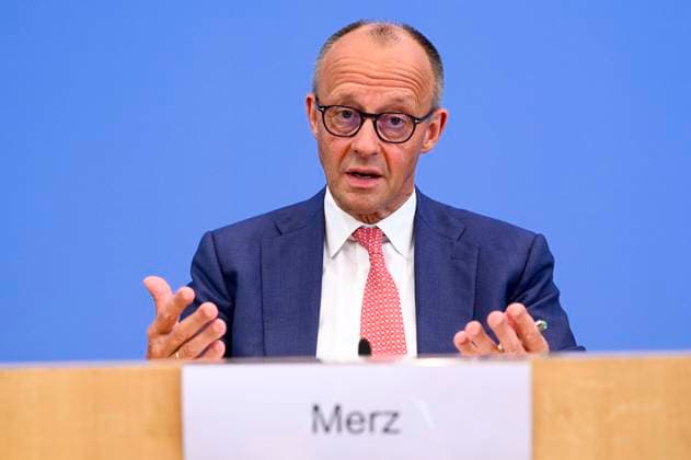 ABB BPK- Joachim - Friedrich Martin Josef Merz Bundeskanzler der Bundesrepublik Deutschland Bundesvorsitzender der CDU Politiker spricht ueber Aktuelle Themen der Innen- und Außenpolitik auf der BPK Bundespressekonferenz am 15.07.2026 in Berlin Berlin Deutschland *** ABB BPK Joachim Friedrich Martin Josef Merz, Chancellor of the Federal Republic of Germany and Federal Chairman of the CDU, speaks about current domestic and foreign policy issues at the BPK Federal Press Conference on July 15, 2026, in Berlin, Germany