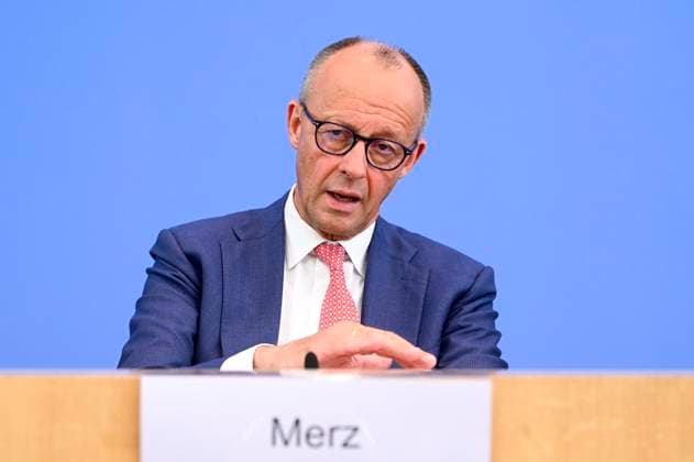 ABB BPK- Joachim - Friedrich Martin Josef Merz Bundeskanzler der Bundesrepublik Deutschland Bundesvorsitzender der CDU Politiker spricht ueber Aktuelle Themen der Innen- und Außenpolitik auf der BPK Bundespressekonferenz am 15.07.2026 in Berlin Berlin Deutschland *** ABB BPK Joachim Friedrich Martin Josef Merz, Chancellor of the Federal Republic of Germany and Federal Chairman of the CDU, speaks about current domestic and foreign policy issues at the BPK Federal Press Conference on July 15, 2026, in Berlin, Germany