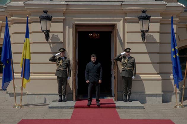 Ukrainian President Volodymyr Zelensky awaits the arrival of European Commission President Ursula von der Leyen in Kyiv ahead of the Ukraine Southeast Europe Summit. - 15 07 2026 - Ukraine Kyiv Oblast Kyiv () -  LouisxLemaire-Sicrex xLexPictorium LePictorium_0339028